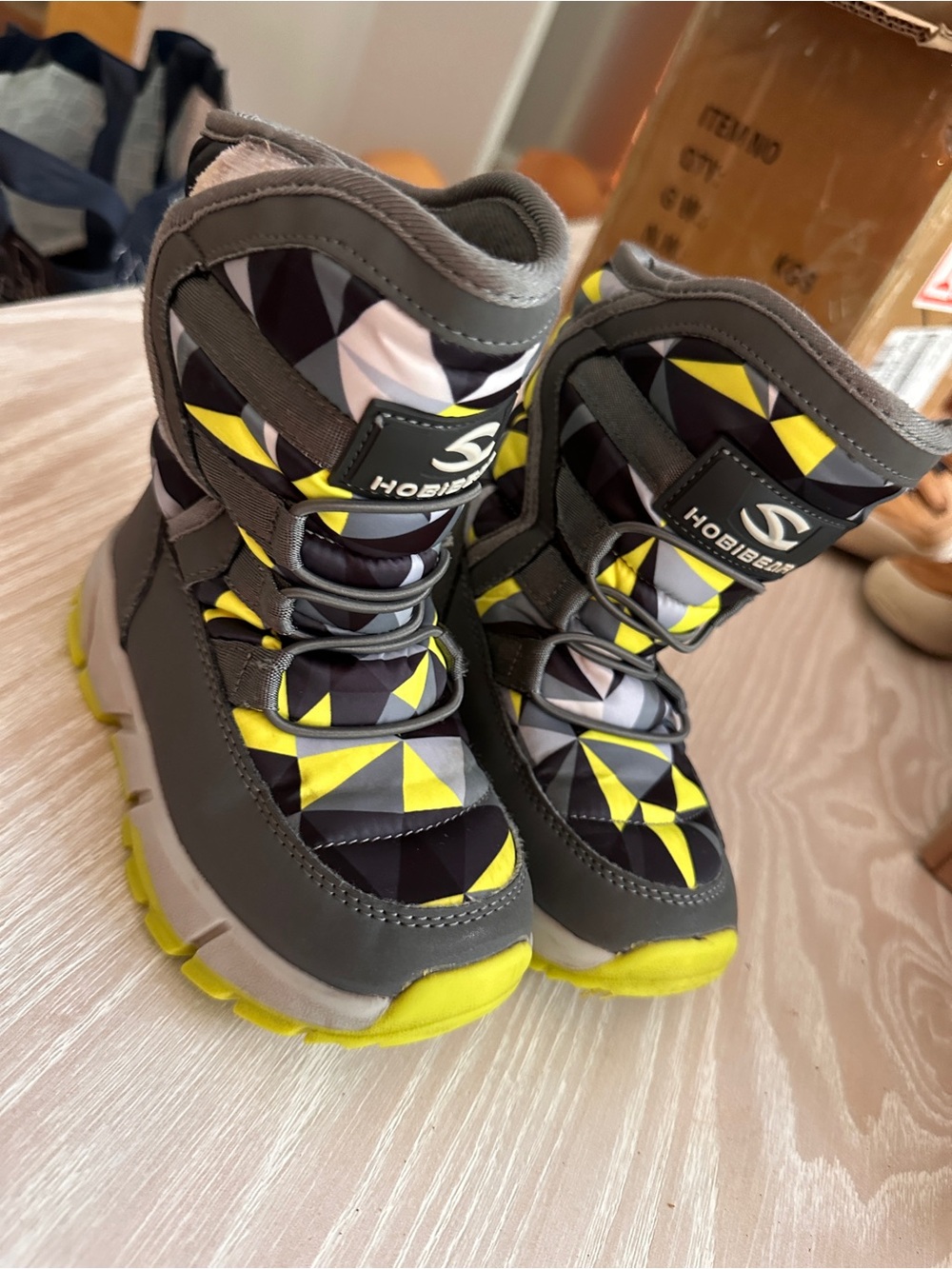 Hobibear Kids' Gray & Neon Yellow Geometric Winter Boots Size 28T